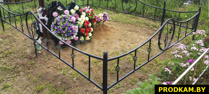 ограда на кладбище
